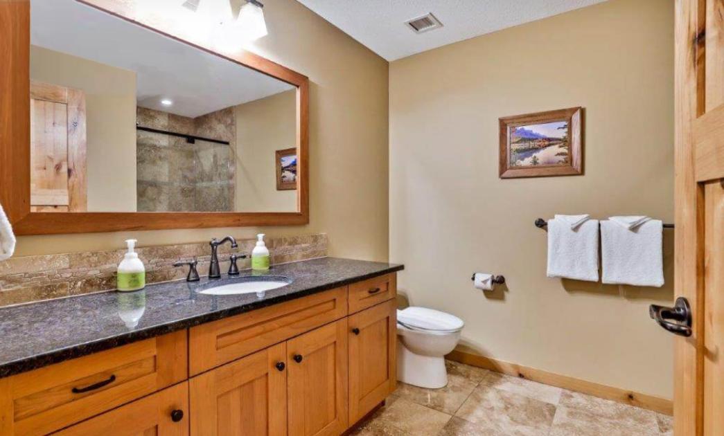 Luxurious Rundle Cliffs Lodge In Spring Creek 캔모어 외부 사진